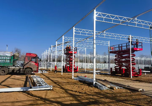 荷蘭模式玻璃溫室施工中，助力大棚建設新高度！